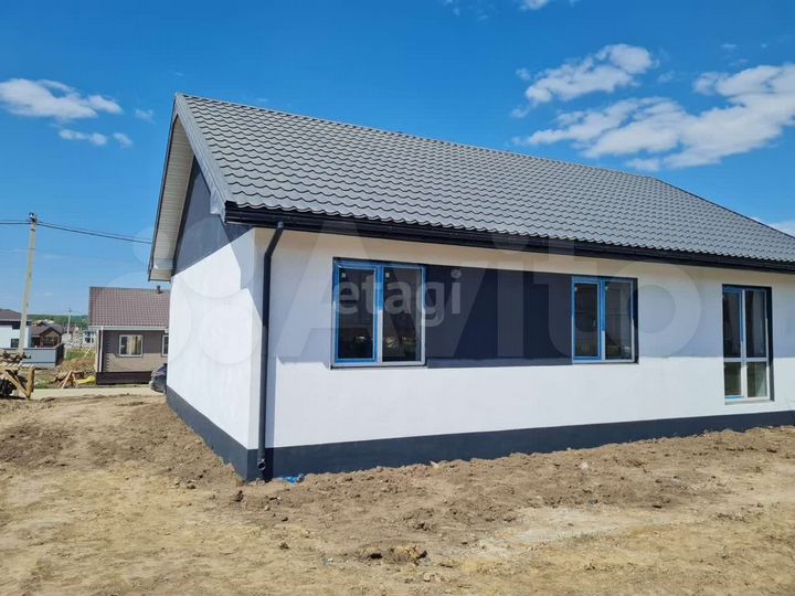 Дом 95 м² на участке 4 сот.