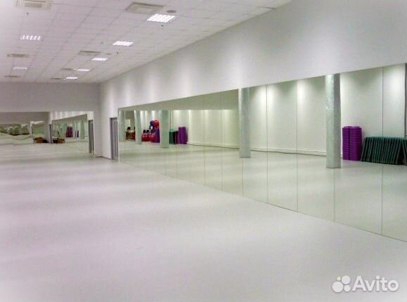 Зеркало с подсветкой на стену