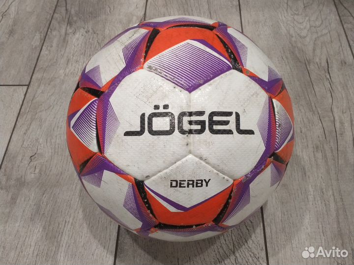 Футбольный мяч