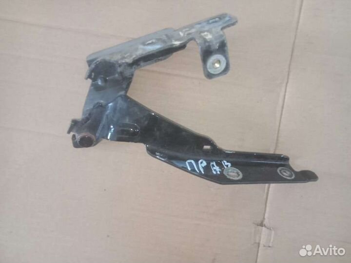 Петля капота Infiniti m35.Nisan fuga y50