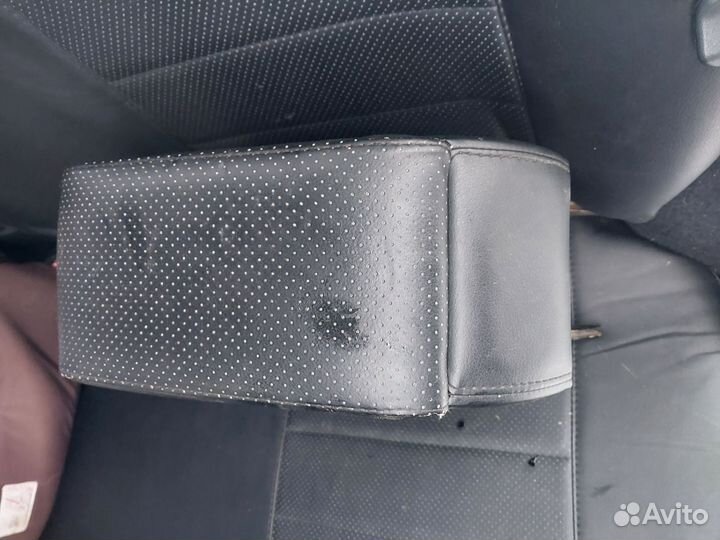 Подлокотник