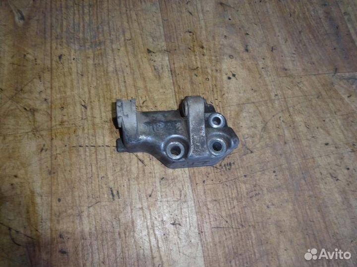 Кронштейн генератора ваз 2114