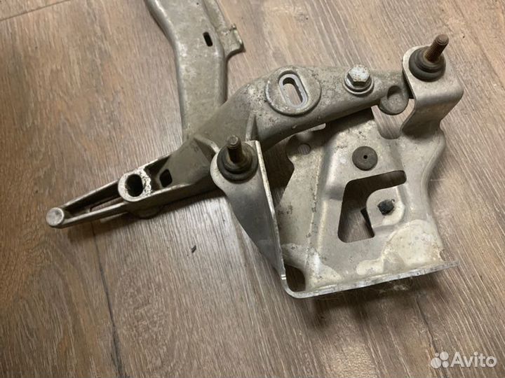 Кронштейн компрессора кондиционера Porsche Cayenne