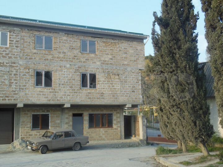 Дом 210 м² на участке 1,4 сот.