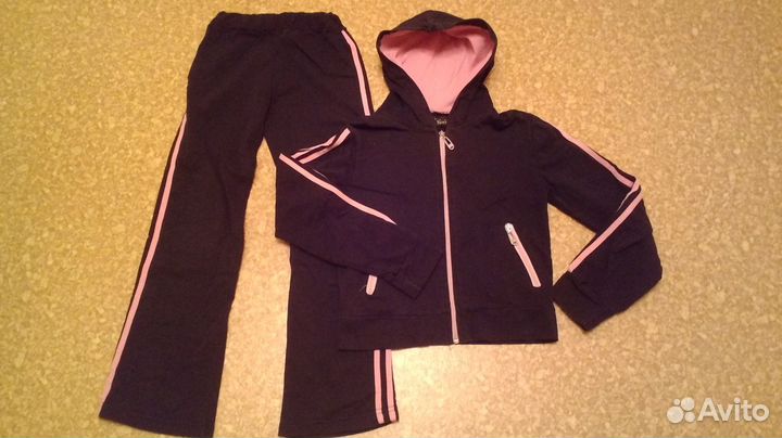Продам спортивный костюм