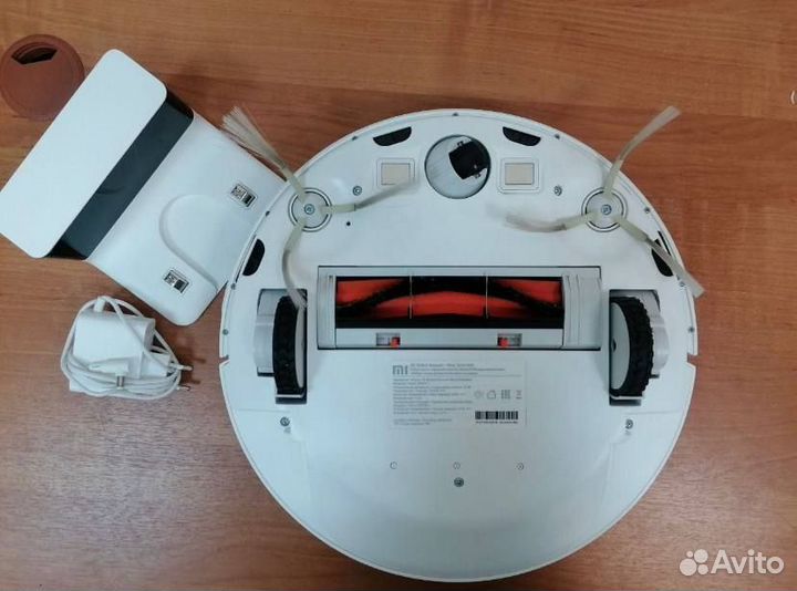 Робот-пылесос Xiaomi Mi Robot Vacuum-Mop Essential