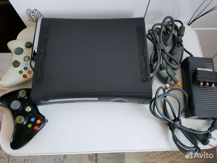 Игровая приставка Xbox 360