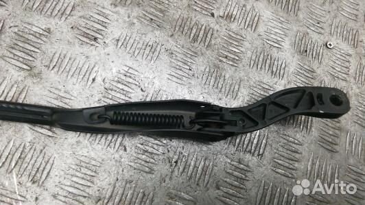 Щеткодержатель лобового стекла mercedes benz E-cla