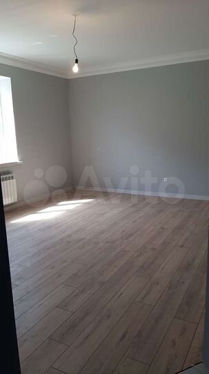 Дом 180 м² на участке 2,5 сот.