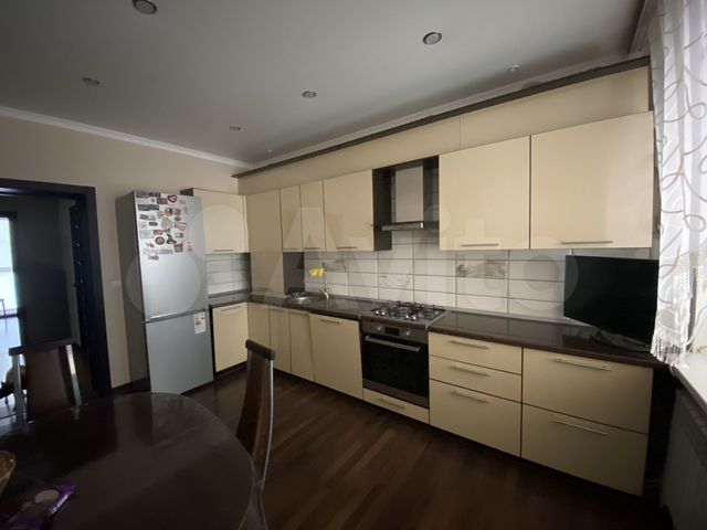 2-к. квартира, 70 м², 1/3 эт.