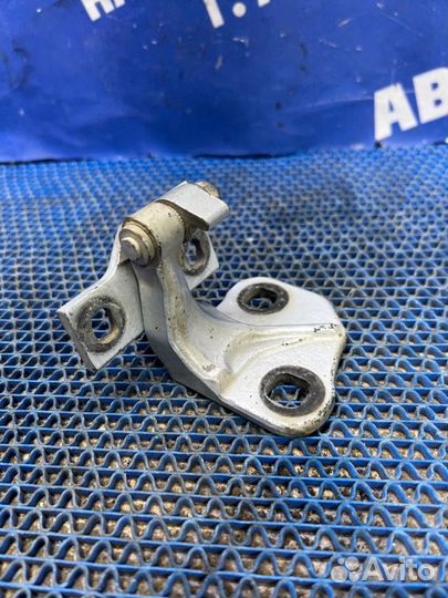 Петля двери Bmw E65 седан 2003