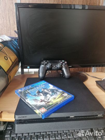 Игровая приставка ps4