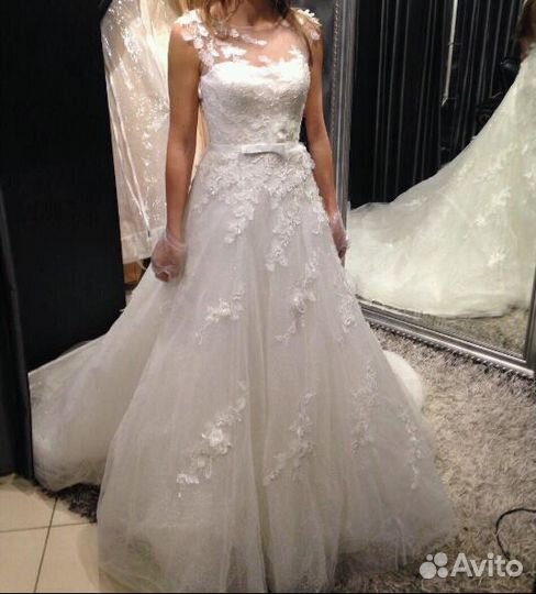 Свадебное платье со шлейфом. От Сristаnа Cаrrera