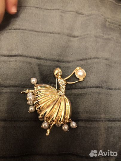 Новая брошь Avon