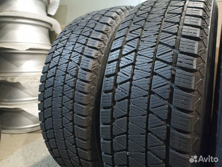 Bridgestone Blizzak DM-V3 225/65 R17