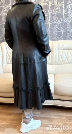 Продам женский кожаный плащ в отличном состоянии