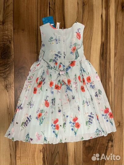 Платье для девочки новое