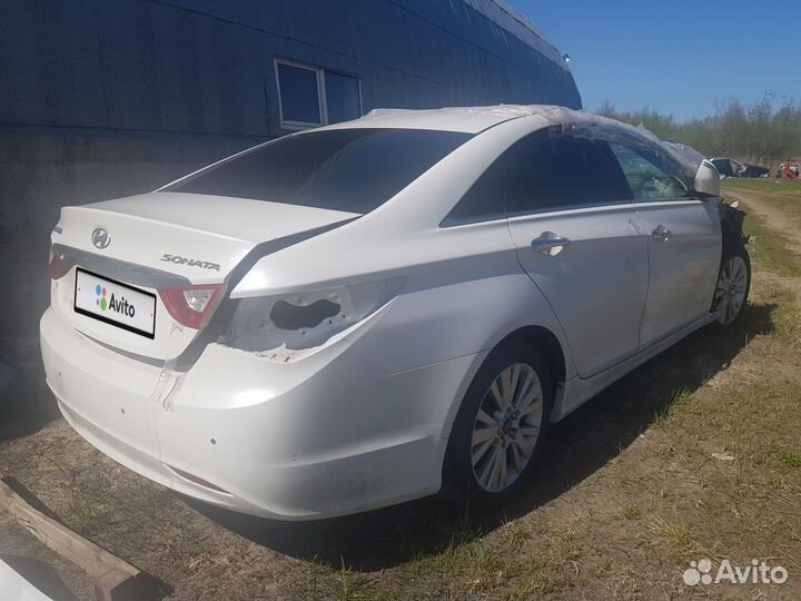 Hyundai Sonata 2.0 AT, 2011, битый, 70 000 км
