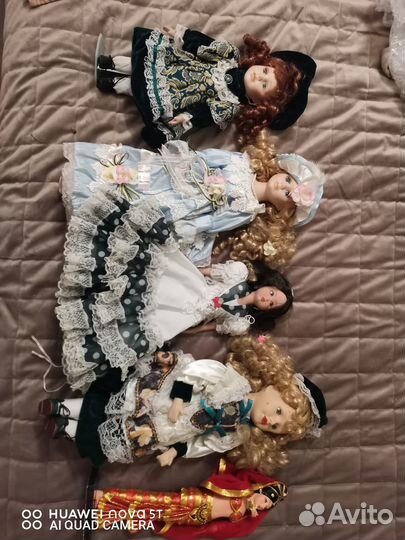 Кукла фарфоровая