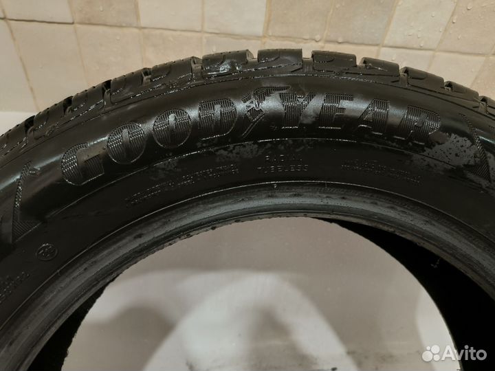 Goodyear UltraGrip Ice SUV 215/60 R17 96T