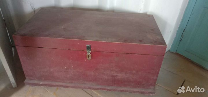 Сундук деревянный