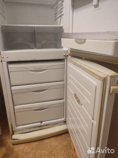 Продаю холодильник