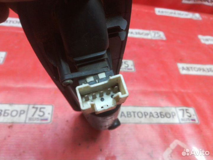 Кнопка стеклоподъемника задняя правая Honda Hr-V