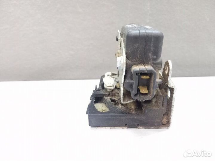 Замок двери задний правый Renault Logan 2010