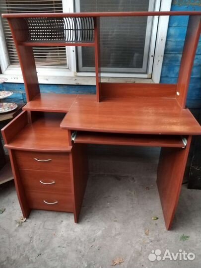 Компьютерный стол