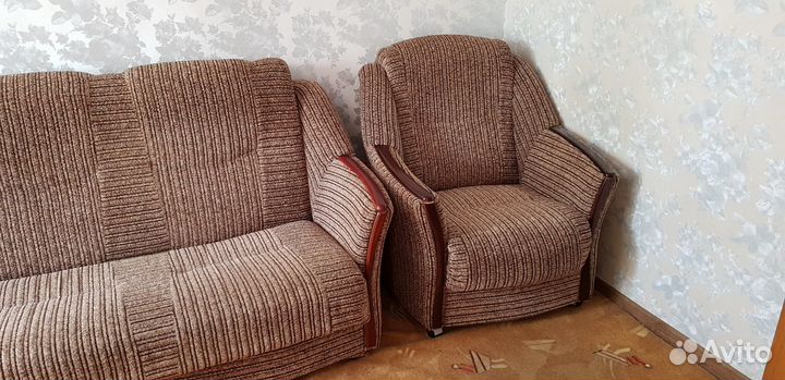 Диван и два кресла