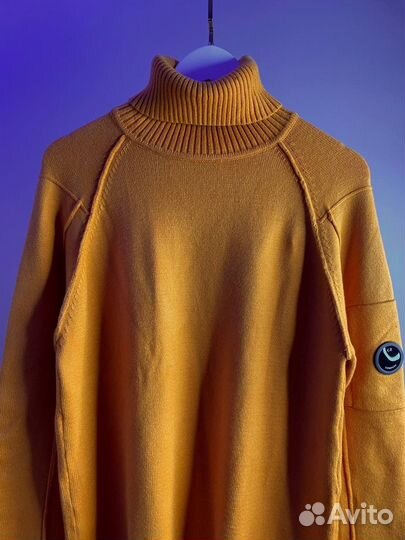 Свитер с горлом C.P. Company в наличии