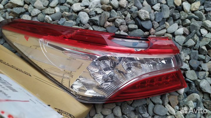 Задний левый фонарь toyota camry 70