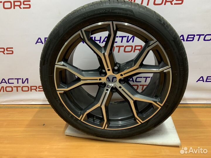 BMW M литой диск с резиной 275 40 R21 Hankook