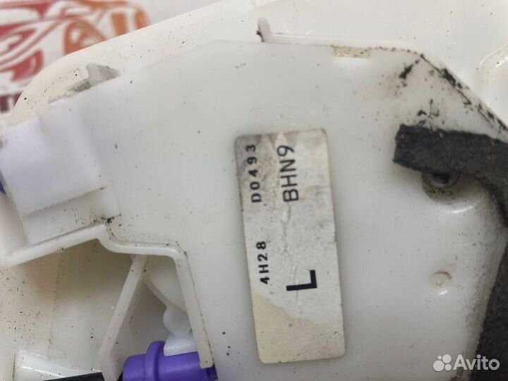 Замок двери задний левый Mazda 3 BM хетчбек PE