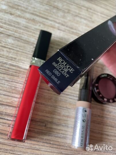 Набор косметики помада, тени карандаш новые