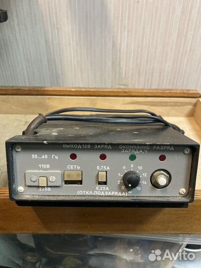 Зарядка для аккумуляторов военных