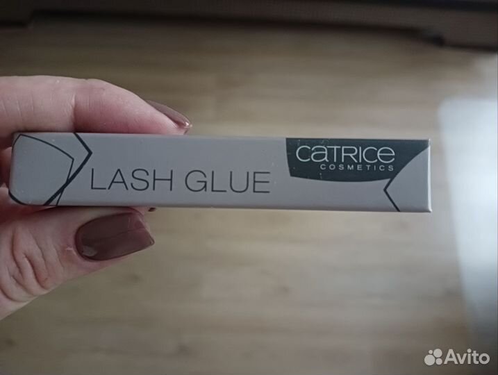 Новый клей для ресниц Catrice