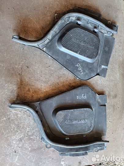 Накладка подкапотная Nissan Fuga