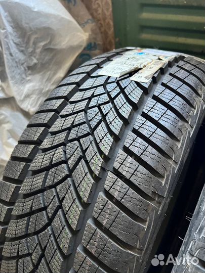 Goodyear UltraGrip Performance+ 225/45 R18