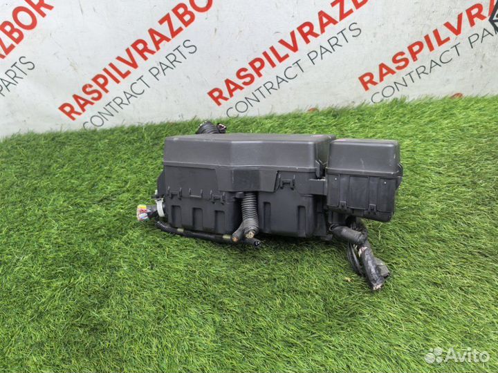 Блок предохранителей под капот Mazda Axela blefw