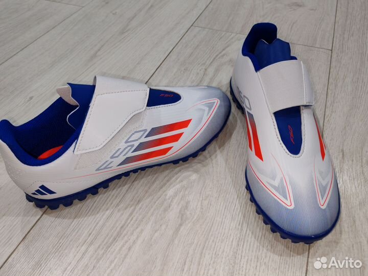 Бутсы (сороконожки) adidas оригинал