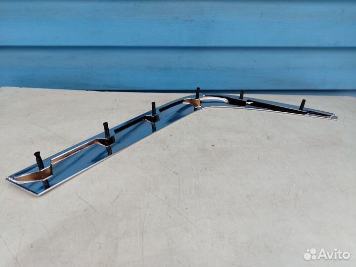 Молдинг бампера левый mercedes W202