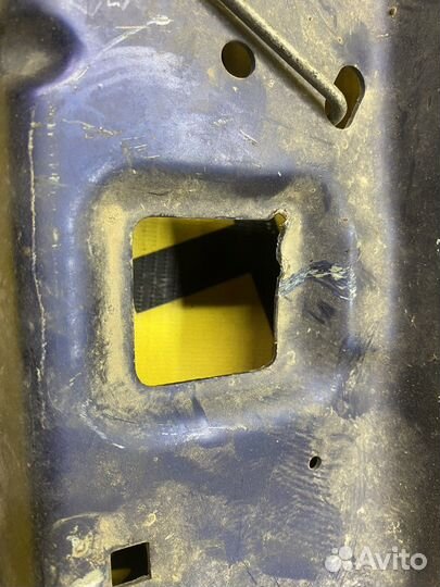 Верхняя рамка радиатора Opel Astra H