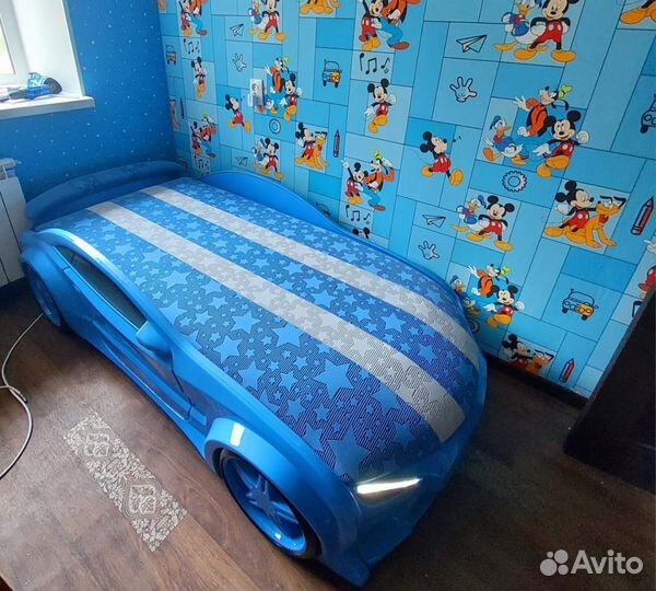 Детская кровать машина