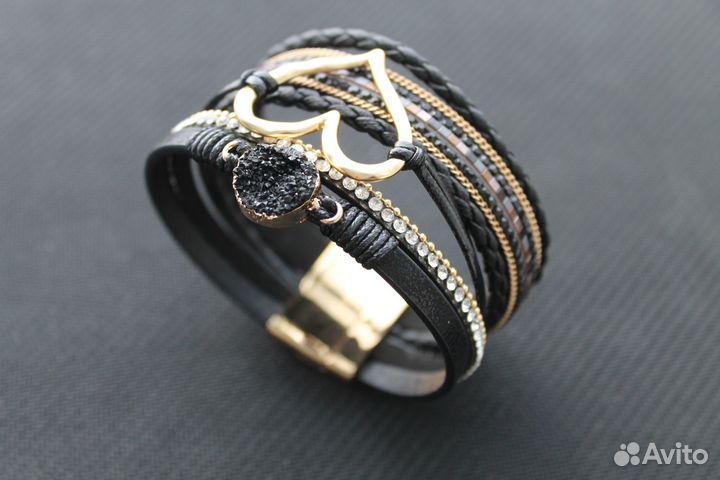 Браслет сердце со стразами магнитный замок черный