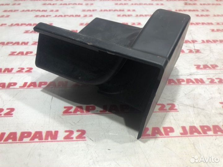 Накладка порога передняя правая Toyota Land