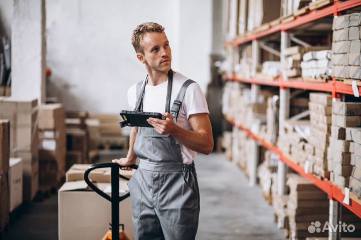 Сотрудник склада ozon