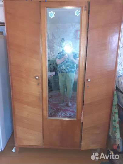 Шкаф бу ретро