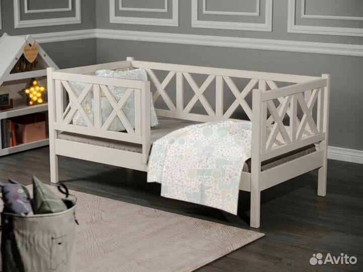 Кроватка из натурального дерева от 2х лет софа с б