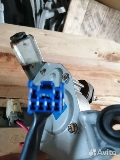 Продам мотор стеклоочистителя